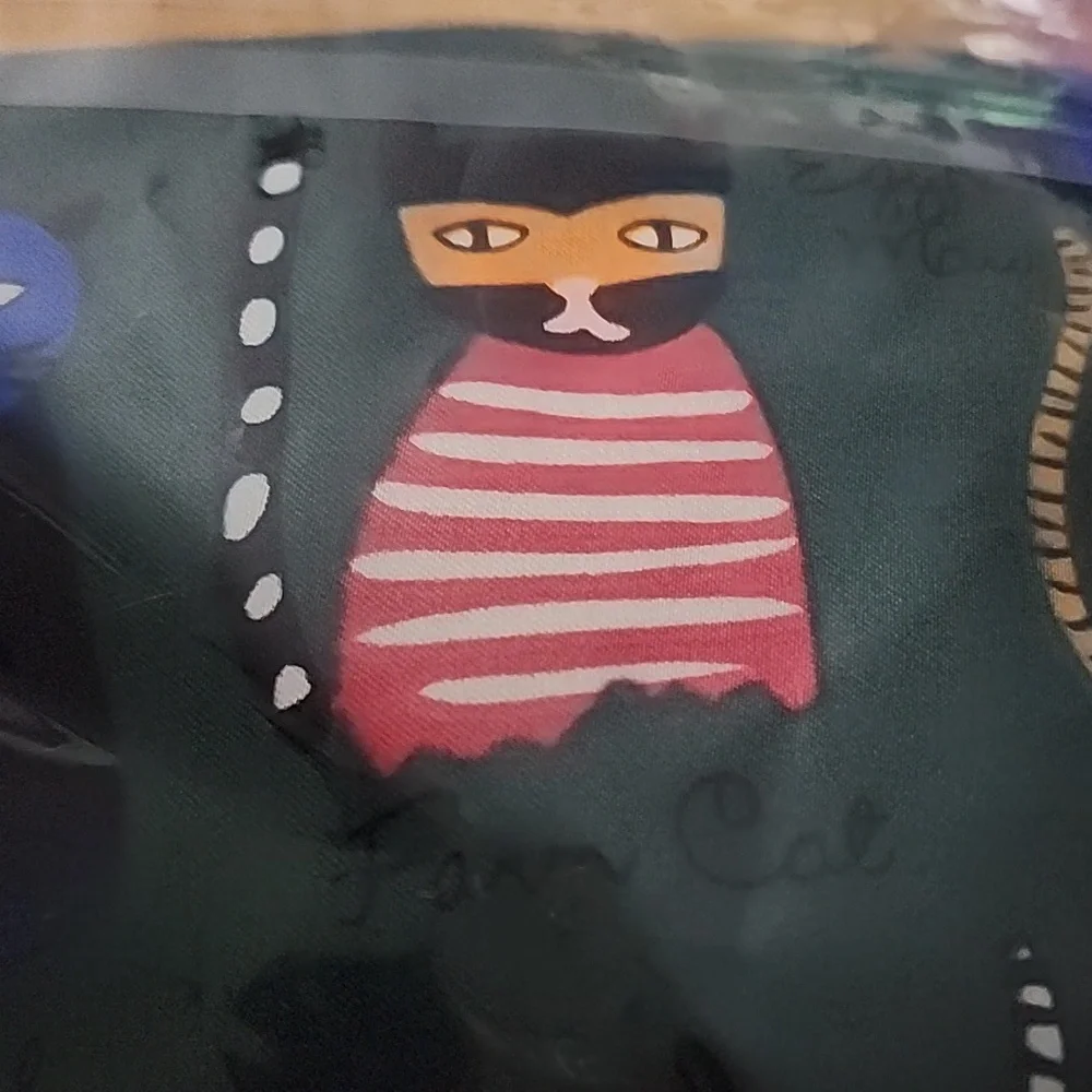CAT LOADED SCARF PERFECT FOR THE CAT LOVER